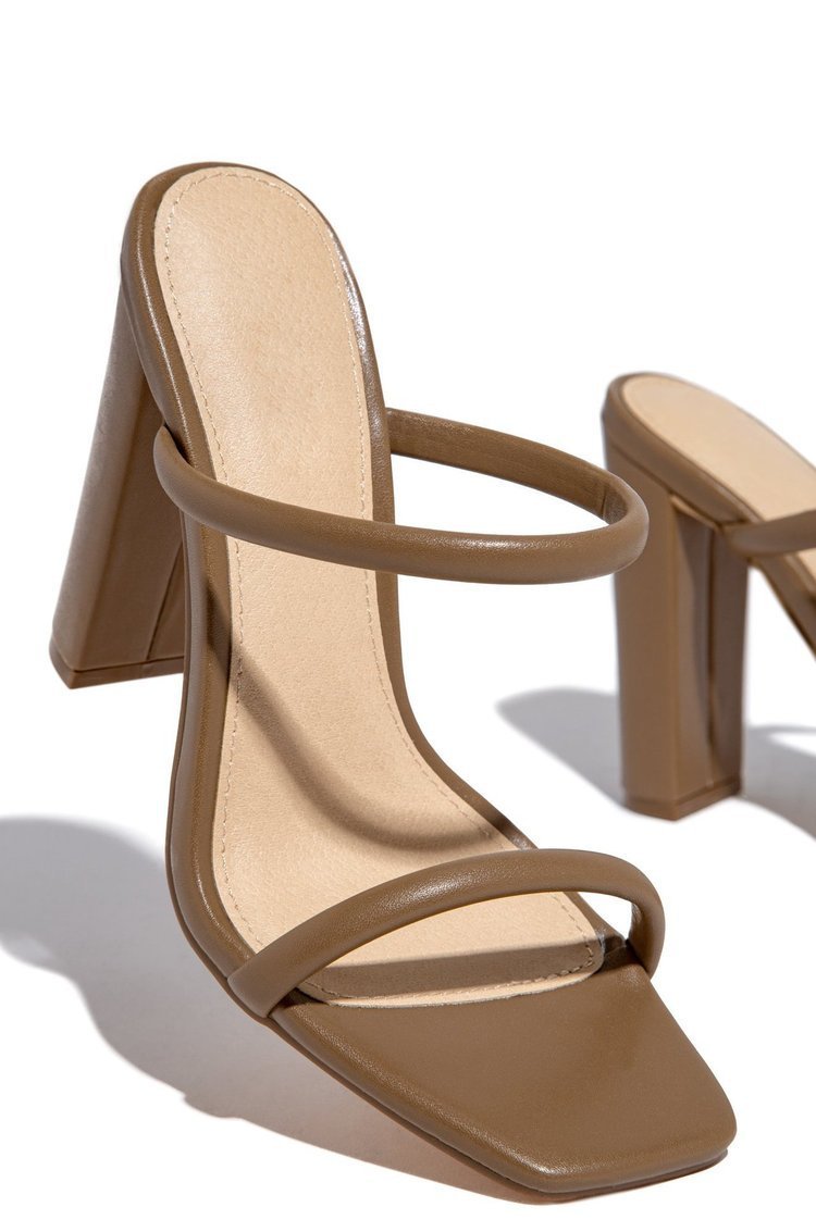 Women's square-toe chunky-heeled mules