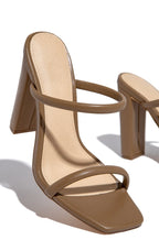 Women's square-toe chunky-heeled mules