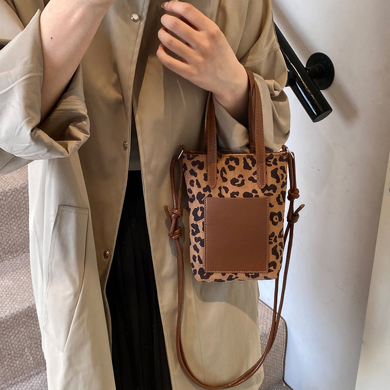 Retro Leopard Print Crossbody Bag