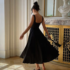 Flowy and timeless midi dress