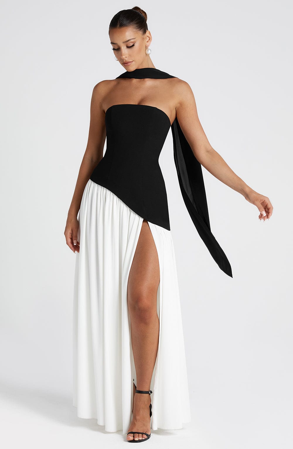 Strapless Long Dress with Draped Detail & Elegant Silhouette – Mya