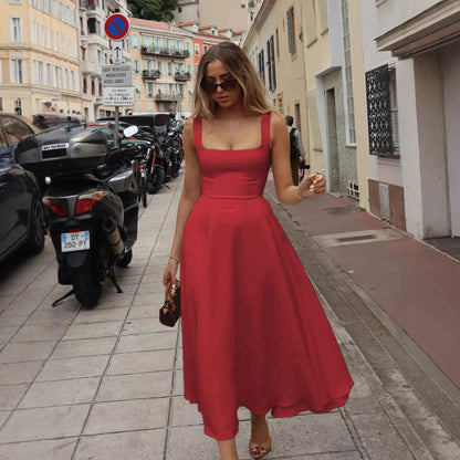 Flowy and timeless midi dress