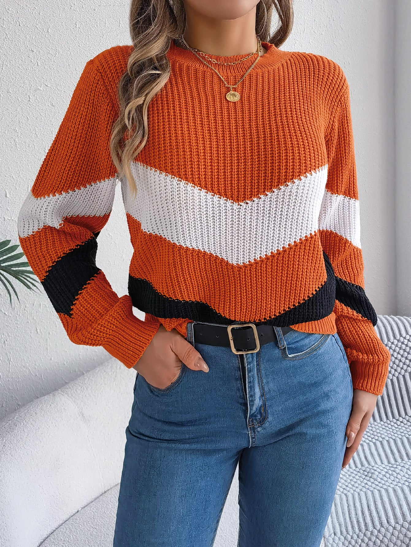 Casual sweater with wide sleeves