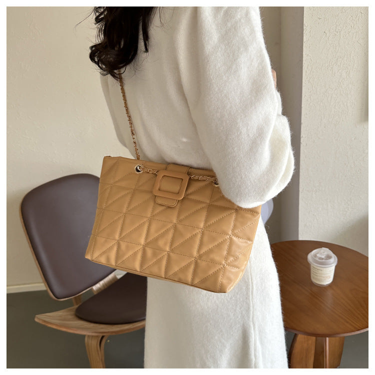 Trendy Quilted Chain Shoulder Bag for Women