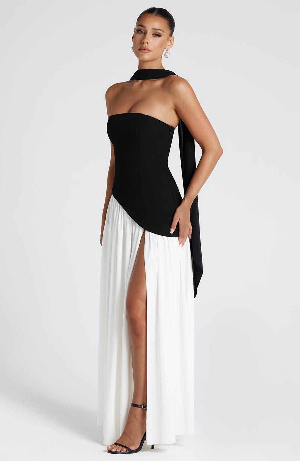 Strapless Long Dress with Draped Detail & Elegant Silhouette – Mya