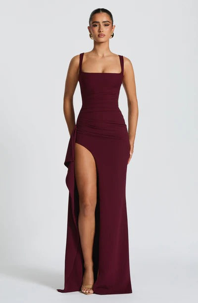 Elegant Long Dress with Slit for Women – Modern Evening Style